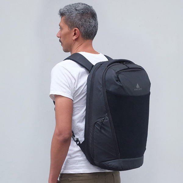 arcido oxna travel backpack Arcido Oxna 28L Minimalist Backpack- Carry-On with Laptop Compartment